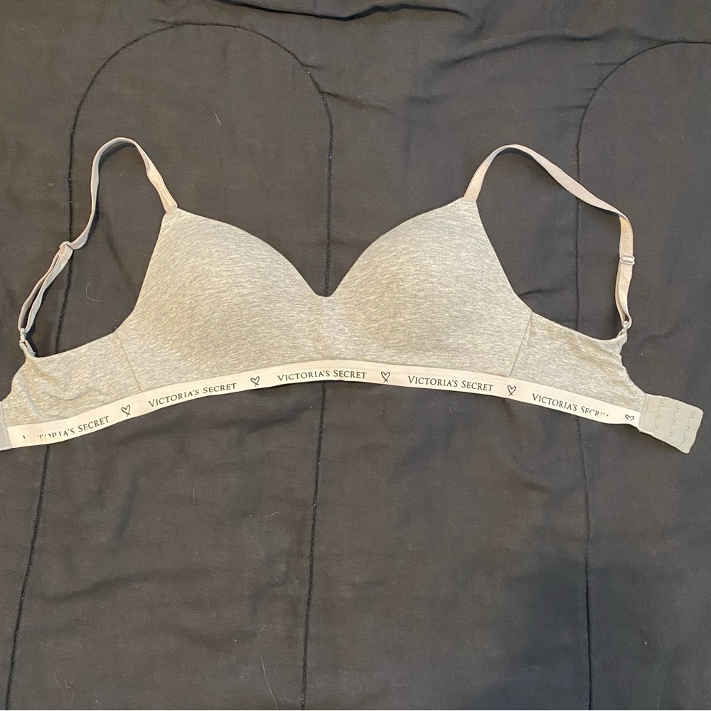 Victoria's Secret Light Gray Wireless Bra
